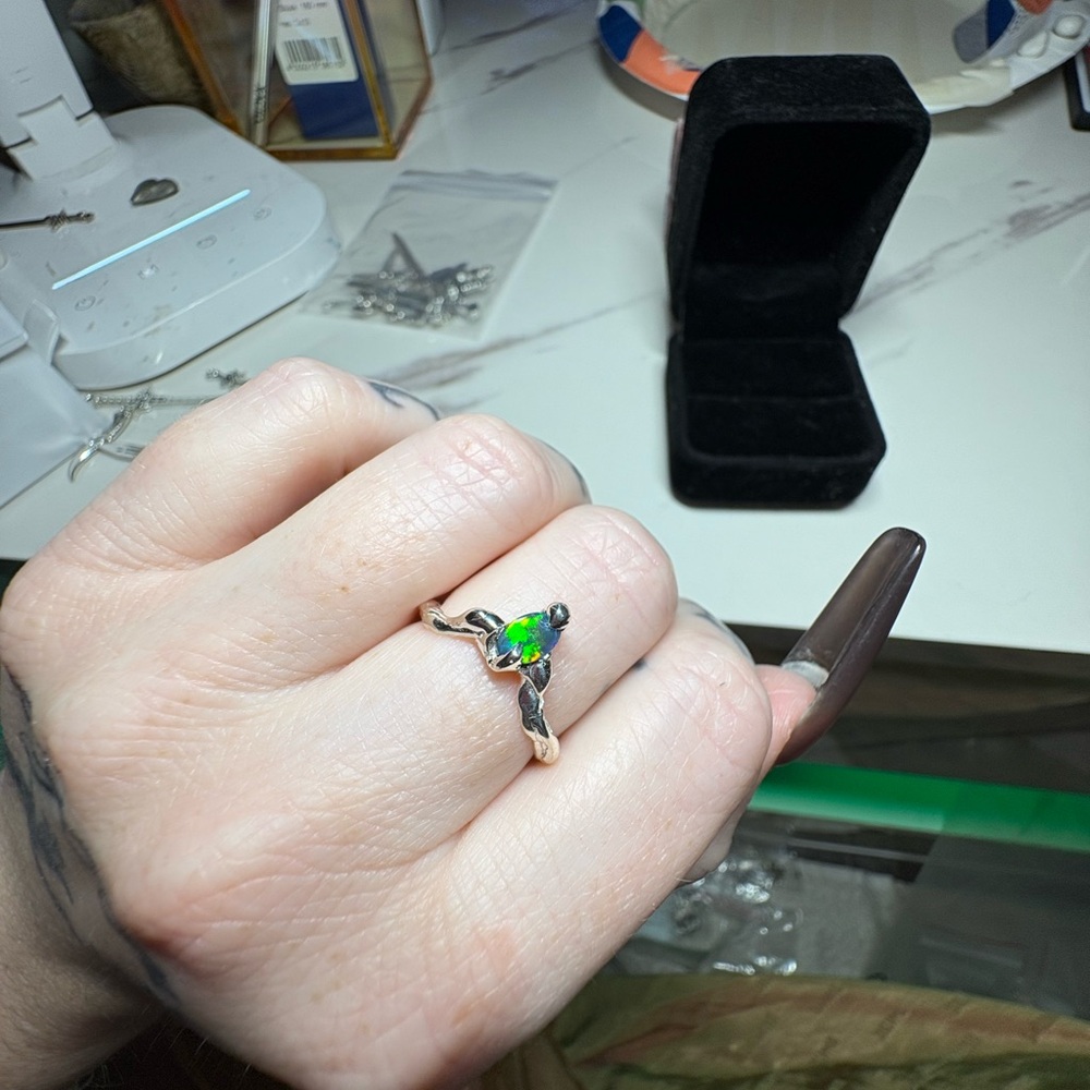 Silver Ring with Lightning Ridge Australian opal